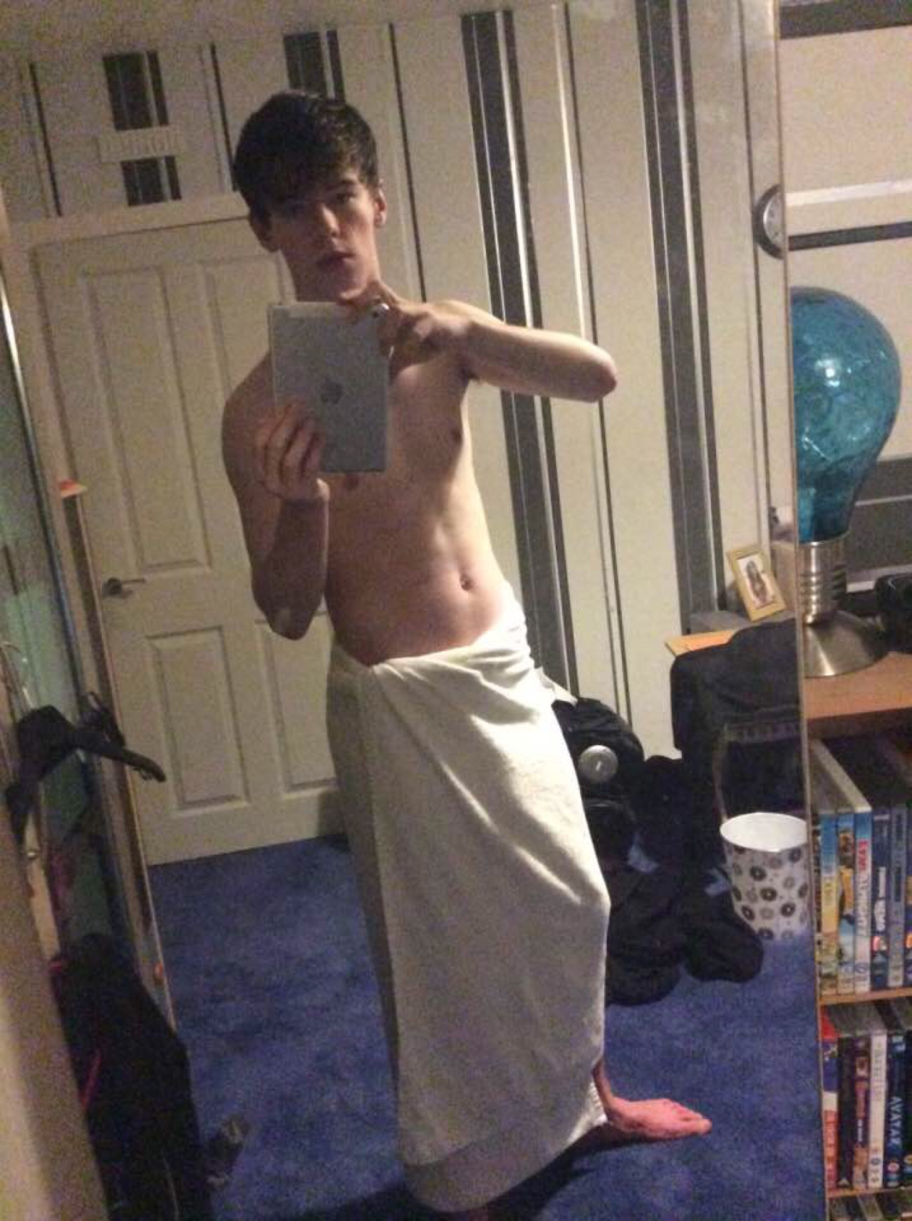 1_ erotic teen boy self pic